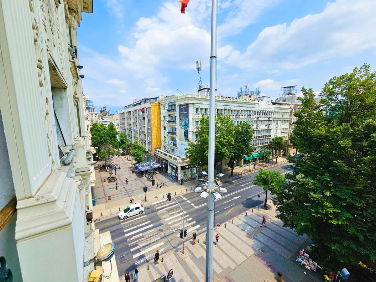 Rooftop Apartment At Mainsquare Skopje Exterior photo