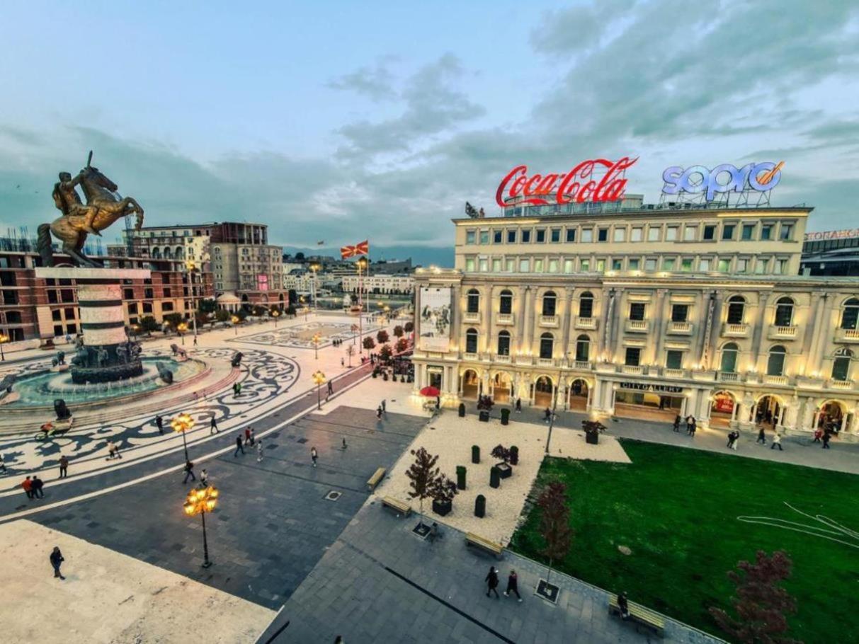 Rooftop Apartment At Mainsquare Skopje Exterior photo