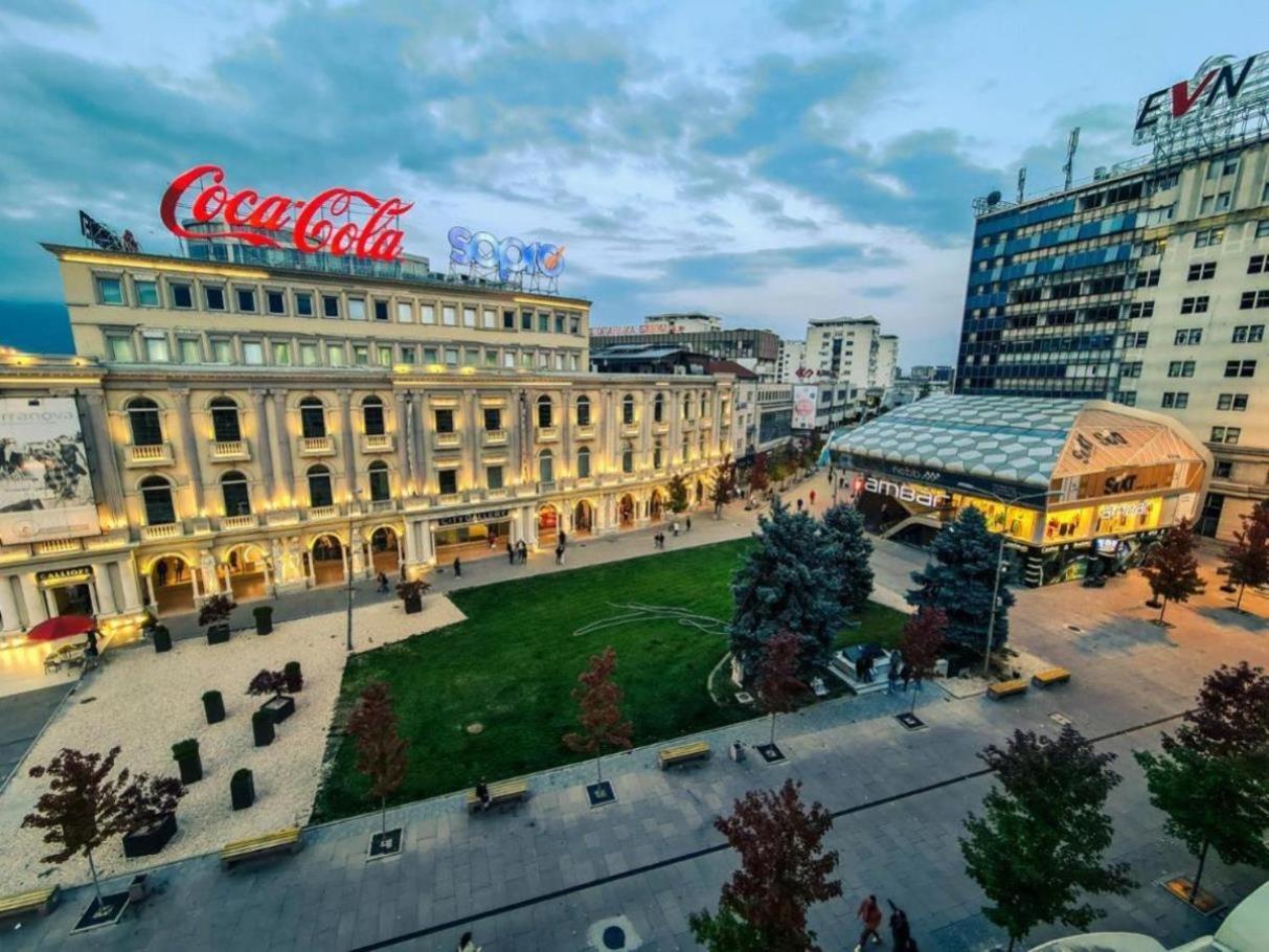 Rooftop Apartment At Mainsquare Skopje Exterior photo