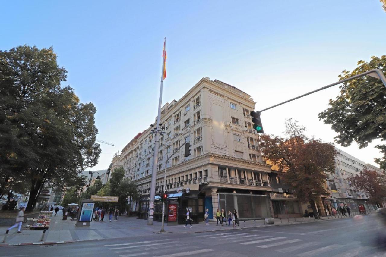 Rooftop Apartment At Mainsquare Skopje Exterior photo