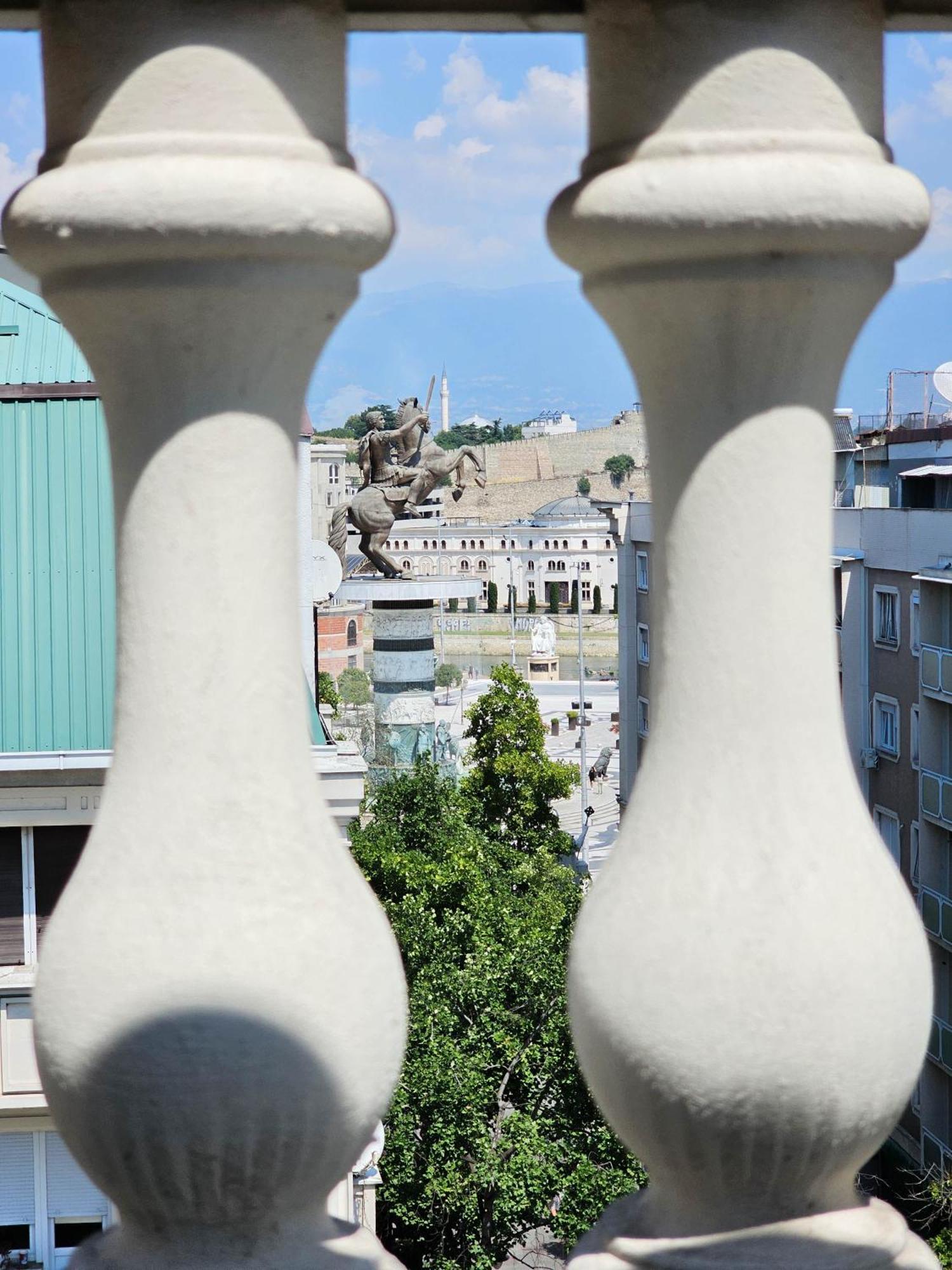 Rooftop Apartment At Mainsquare Skopje Exterior photo