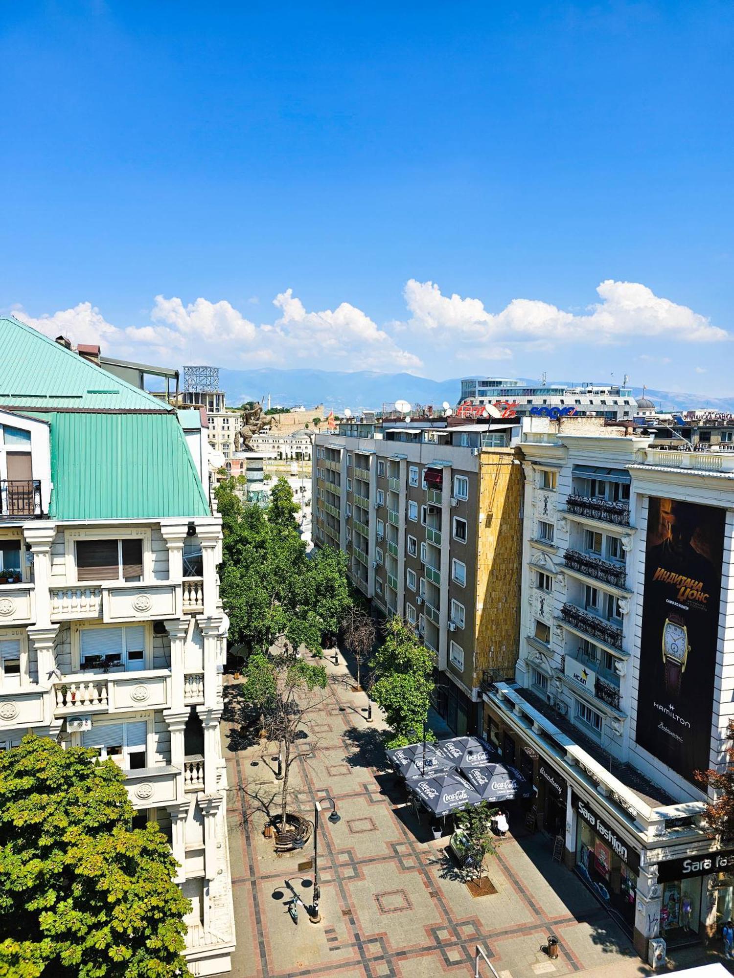 Rooftop Apartment At Mainsquare Skopje Exterior photo